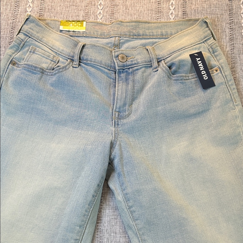 Old Navy “Sweetheart” Women's Light Blue Cropped Jeans
